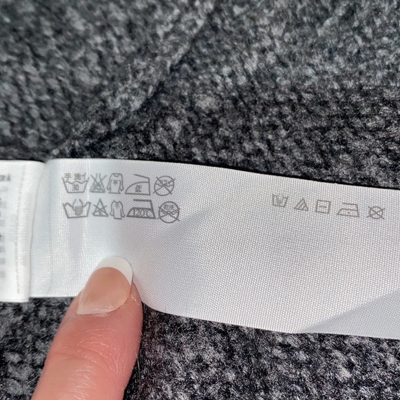 HOLLISTER Sweater NWOT🎁🎄 - Picture 8 of 8